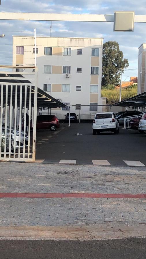 Apartamento Em Londrina Privado Com 2 Quartos De Casal Com Utensilios Garagem E Wifi Apartamento Exterior foto